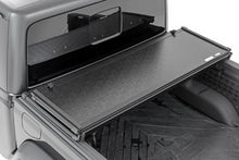 Load image into Gallery viewer, Hard Folding Bed Cover | 5' Bed | Jeep Gladiator JT 4WD (2020-2023)