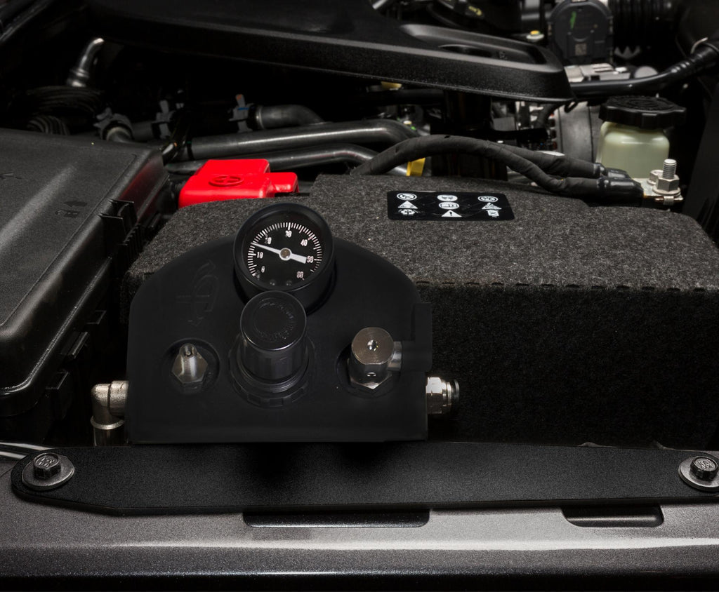 Gladiator Tire Inflator System 4 Tire For 19-20 Jeep Gladiator W/Engine Mount With Box, Fittings, Hoses and Storage Bag Black UP Down Air