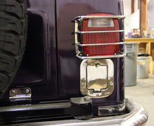 Load image into Gallery viewer, Jeep CJ Tailgate Hinge Pair 76-86 CJ7 Polished Silver Kentrol