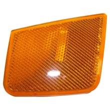 Load image into Gallery viewer, Right Side Marker Lamp for 2005-2007 Jeep KJ Liberty Crown Automotive