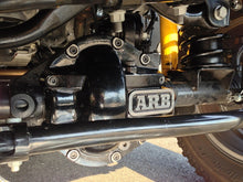 Load image into Gallery viewer, ARB Diff Cover Blk Chrysler 8.25
