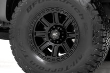 Load image into Gallery viewer, Rough Country 84 Series Wheel | Gloss Black | 18x8.5 | 6x5.5 | +0mm