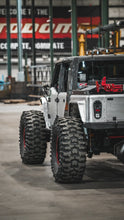 Load image into Gallery viewer, Aluminum Bobbed Replacement Bed for Jeep Gladiator