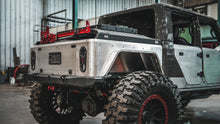 Load image into Gallery viewer, Aluminum Bobbed Replacement Bed for Jeep Gladiator