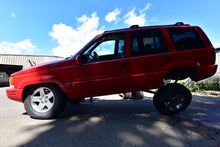 Load image into Gallery viewer, Jeep Grand Cherokee 7.0 Inch Pro Series 3 Link Long Arm Lift Kit 1996-1998 ZJ Clayton Off Road