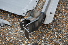 Load image into Gallery viewer, Jeep YJ 4 Link Suspension Mount Kit / Skid Motobilt