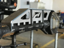Load image into Gallery viewer, Ford Super Duty Dana 60 Axle Truss Motobilt
