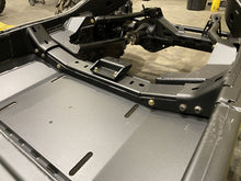 Load image into Gallery viewer, 4 Link Suspension Bracket Kit With Skid Plate For 07-11 Jeep JKU Bare Steel Motobilt