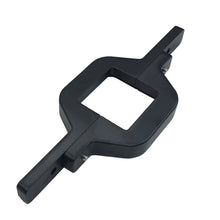 Load image into Gallery viewer, QBU823_Trailer_Hitch_Light_3_Web_0_0.jpg