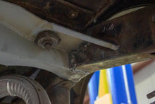 Load image into Gallery viewer, Rust Buster 1987-1995 Jeep Wrangler YJ Center Fuel Tank Support Frame Crossmember RB2007