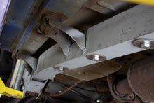 Load image into Gallery viewer, RUST BUSTER 1997-2006 JEEP WRANGLER TJ FULL CENTER FRAME WITH TRAIL ARM MOUNT RB3061 RB3063