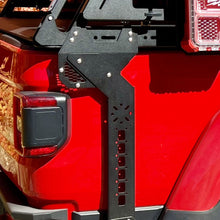 Load image into Gallery viewer, 2020-2023 Jeep Gladiator Overland Rack Rear Quarter Side Rails Rock Slide Engineering