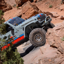 Load image into Gallery viewer, 2018-2026 JEEP JL/JLU/JT FRONT BUMPER WITH HOOP (LEGACY 6061 ALUMINUM) SAVVY OFFROAD