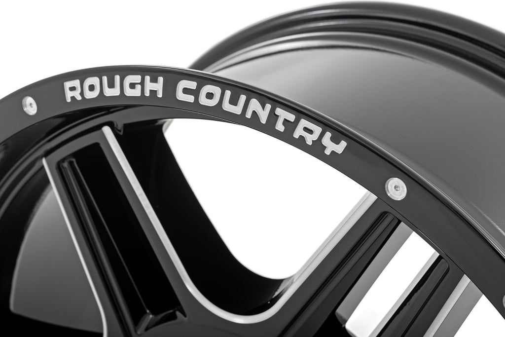 Rough Country 92 Series Wheel | Machined One-Piece | Gloss Black | 18x9 | 5x5 | +0mm