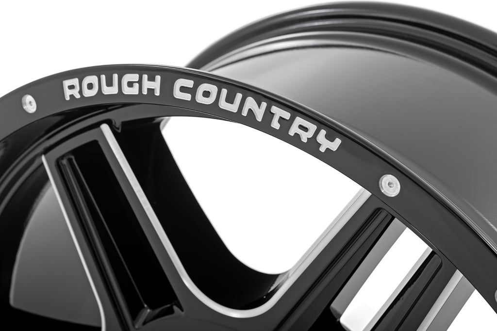Rough Country 92 Series Wheel | Machined One-Piece | Gloss Black | 18x9 | 5x5.5 | +0mm