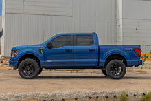 Load image into Gallery viewer, Rough Country 81 Series Wheel