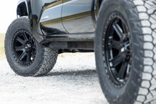 Load image into Gallery viewer, Rough Country 84 Series Wheel | Gloss Black | 18x8.5 | 6x5.5 | +0mm