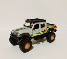 Load image into Gallery viewer, Maisto Diecast Model Jeep Gladiator Silver With Roof Rack