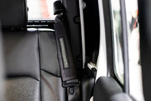 Load image into Gallery viewer, SPIDERWEBSHADE Product Black Seatbelt Silencers JT4D